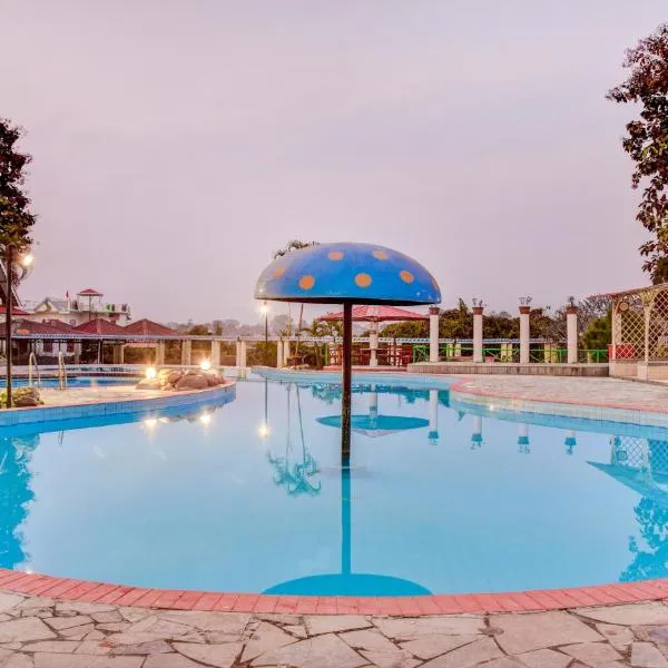 Treebo Tryst Blue Mountain Country Club And Resort: Bāghdogra şehrinde bir otel