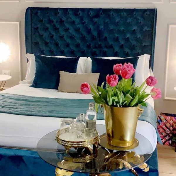 INTOMILAN Galleria Duomo I Boutique & Design Aparthotel, hotel in Milan