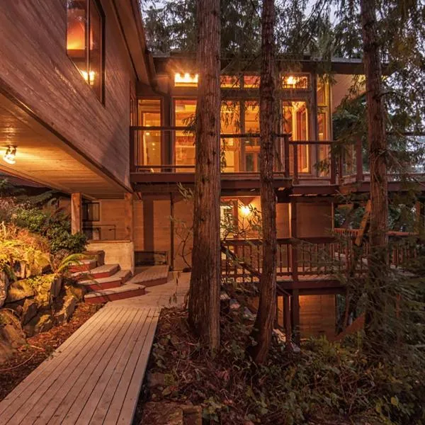 The Sanctuary Retreat & Spa, hotell i Salt Spring Island