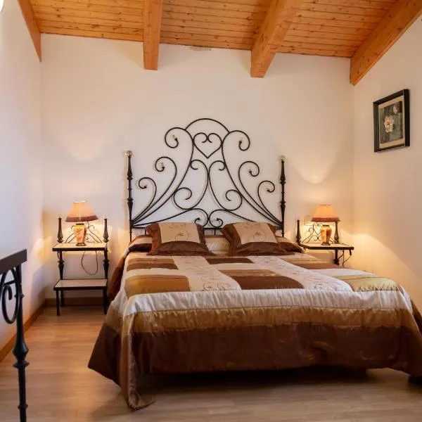 CASA RURAL MIRADOR DE PINARES, hotel in San Leonardo de Yagüe