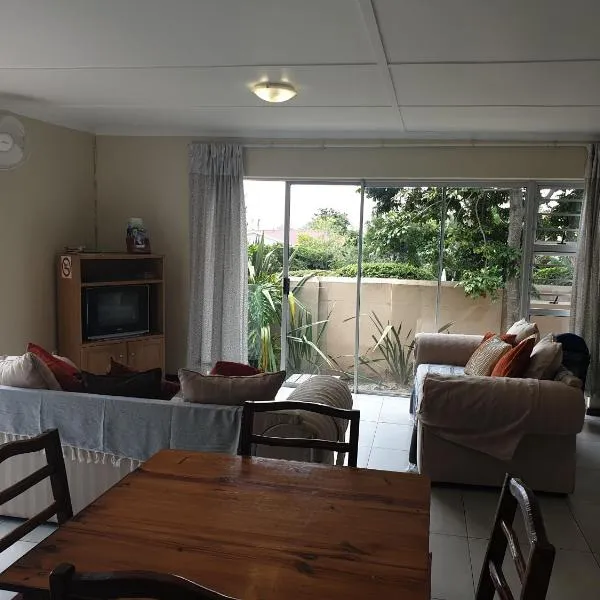 Amakaya Backpackers Travellers Accommodation, hotel en Plettenberg Bay