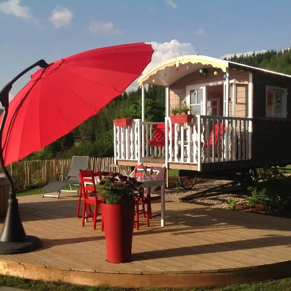 la roulotte arc-en-ciel, hotel in Vaux-lès-Saint-Claude