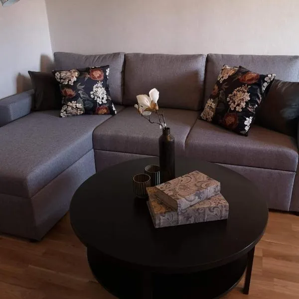 Lägenhet 2 rum & kök i töreboda, hotel v destinaci Töreboda