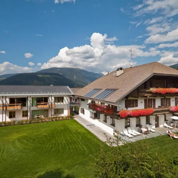 Residence Tolderhof - OlangCard included, hotel in Valdaora