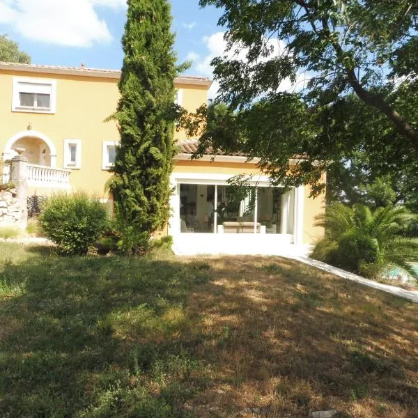 Montèze Paradis, hotel v destinácii Saint-Christol-lès-Alès
