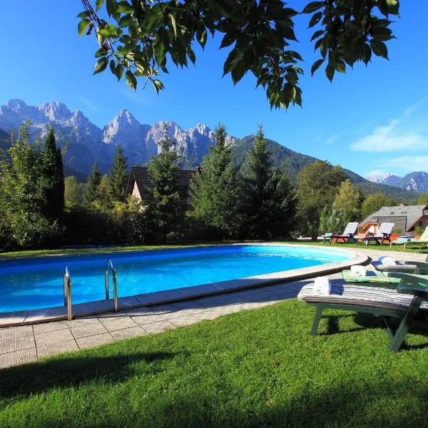 Vila Edelweiss Rooms&App Kranjska Gora, khách sạn ở Dovje