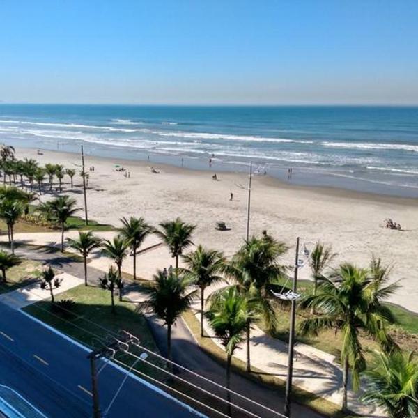 Apartamento Praia Grande, Vila Tupi, em frente ao mar, com retirada de chaves na casa da proprietária