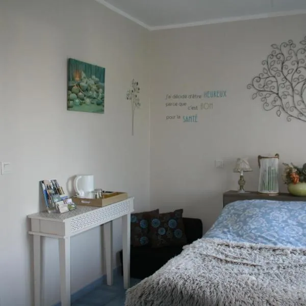 chambres de retour aux sources connectees 1 et 2, hotel in Thaims