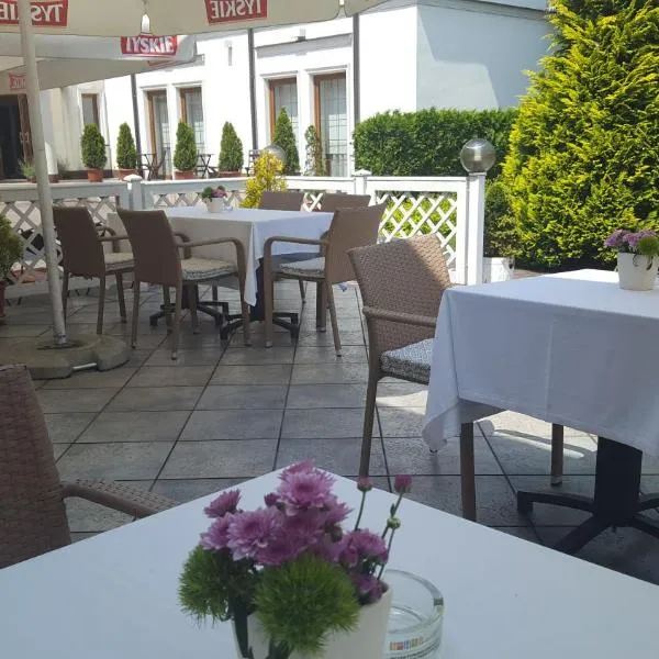 Hotel Dworek***, hotel v destinaci Skierniewice