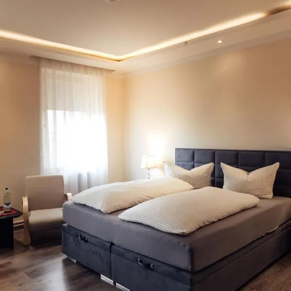 Hotel und Restaurant Golden Village, hotel v destinaci Riesa