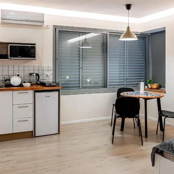 City center family relax apartment, hotel in Netanya