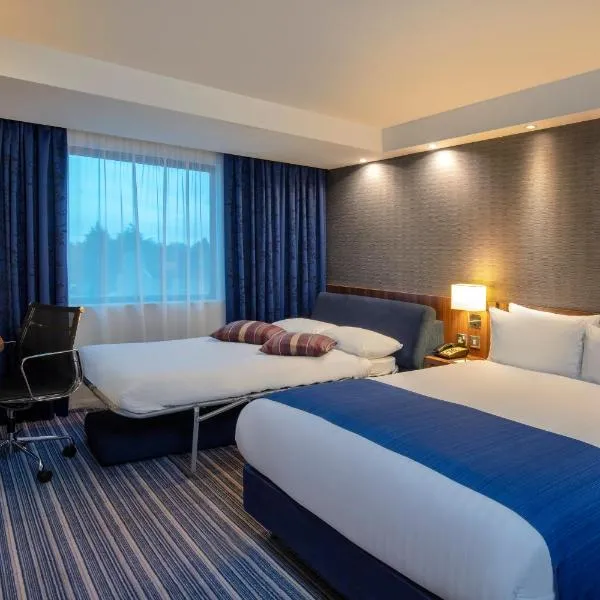 Holiday Inn Express London Heathrow T5 by IHG, hotel din Slough