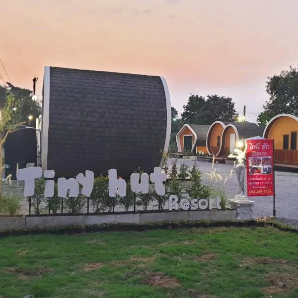 Tiny hut resort, hotel in Bangkok