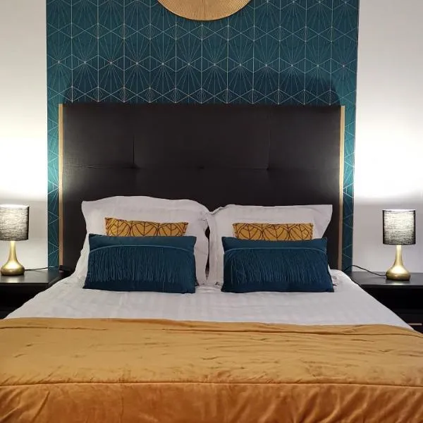Logis Hotel La Tourelle du Beffroi, hotel em Bourbon-Lancy