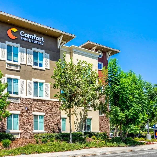 Comfort Inn & Suites Near Ontario Airport, hotell Ontarios