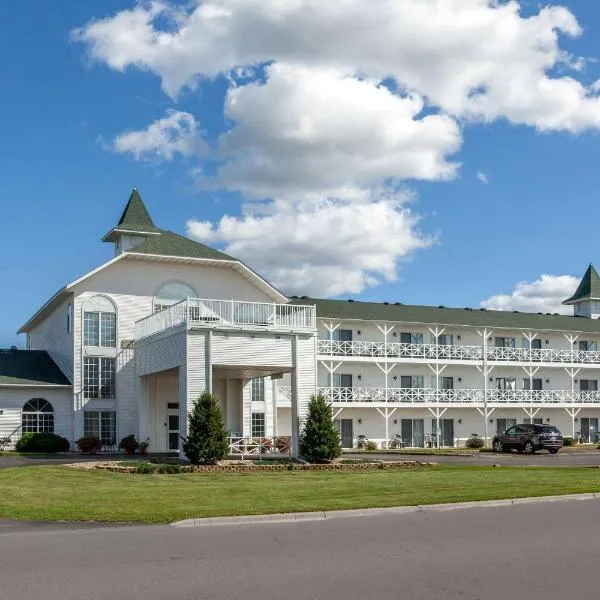 Clarion Hotel & Suites, hotel in Lake Delton