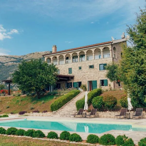 MonteBay villa, hotel in Budva