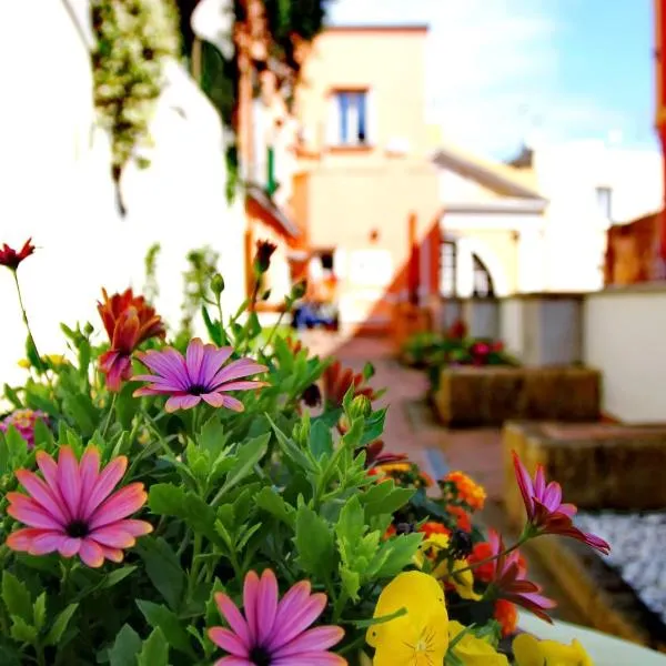 Il Borghetto Apartments & Rooms, готель у місті Прочида