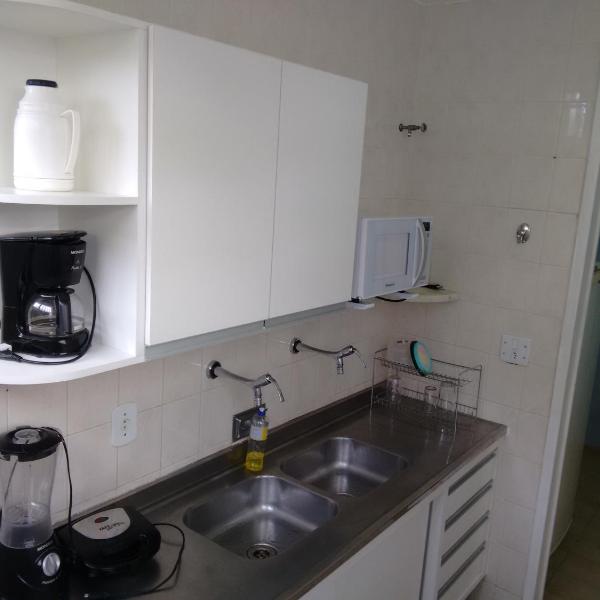 AP BRAGA A 400m DA PRAIA - TODO EQUIPADO, 3 QUARTOS COM AR COND, WIFI, ESTACIONAMENTO GRÁTIS, PORTARIA 24H E PRÓXIMO DE TUDO - Foto 3