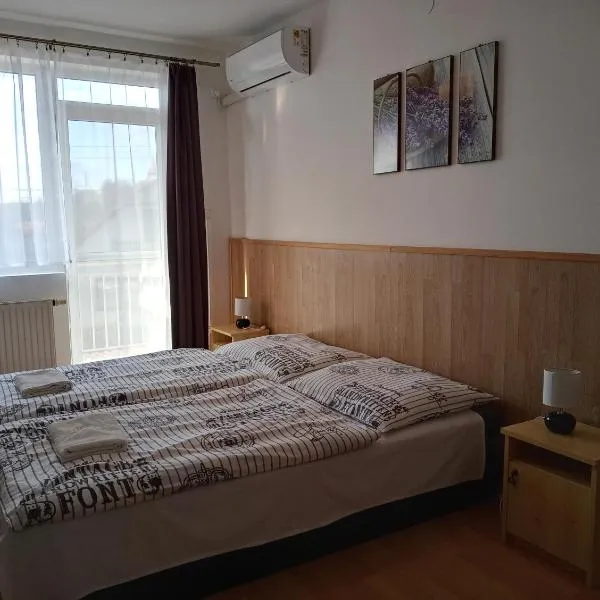 Napsugár Vendégház, hotel en Magyarszerdahely