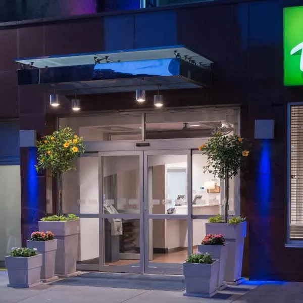 Holiday Inn Express - Times Square, an IHG Hotel, hotel di Edgewater
