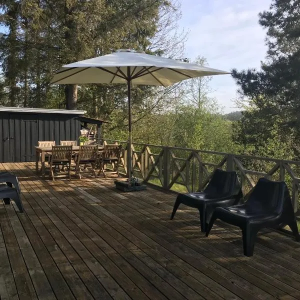 에벨토프트에 위치한 호텔 Hyggeligt sommerhus i Ebeltoft, tæt på strand og skov.