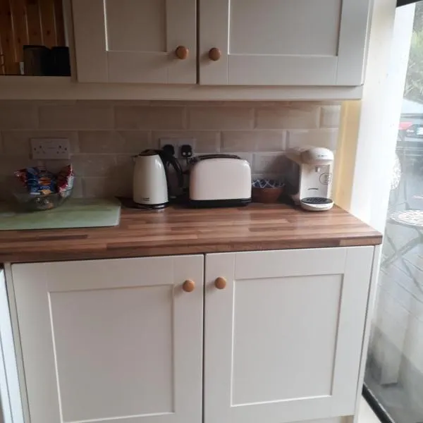 Apartment in the Heart of Kerry, hotel v destinaci Knockeen Cross Roads