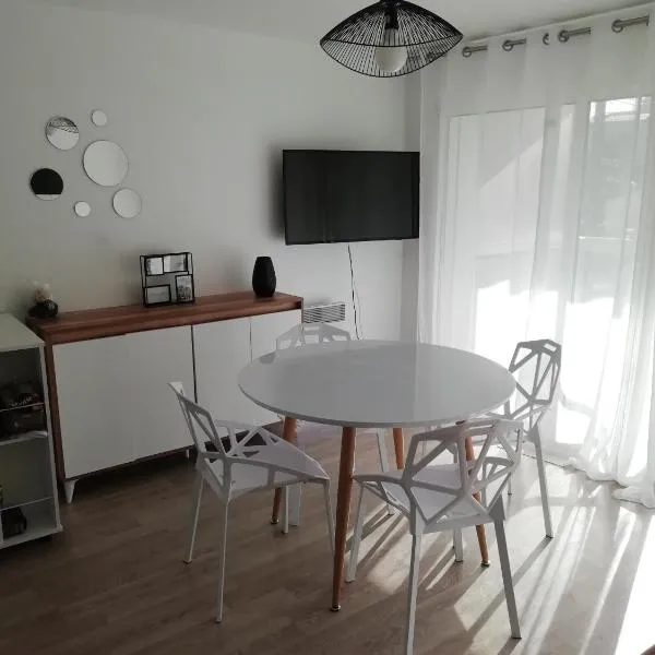Le Saint Amand, studio cabine, agréable terrasse sud, hotel v destinaci Le Touquet-Paris-Plage