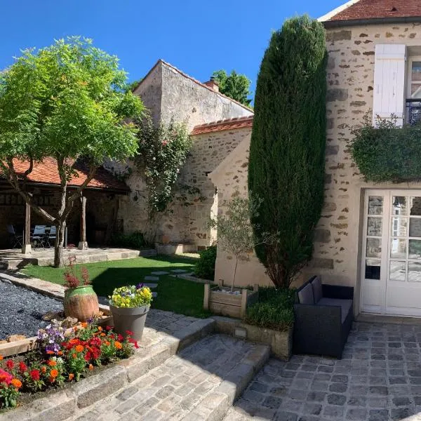 La Maison d'Emilie - Chambres d'hôtes – hotel w mieście Chaumes-en-Brie