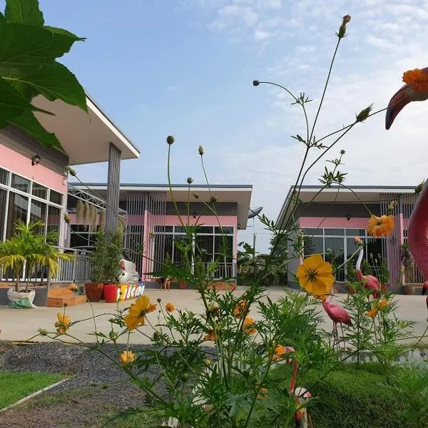บ้านสวนนิสา, viešbutis mieste Satahipas