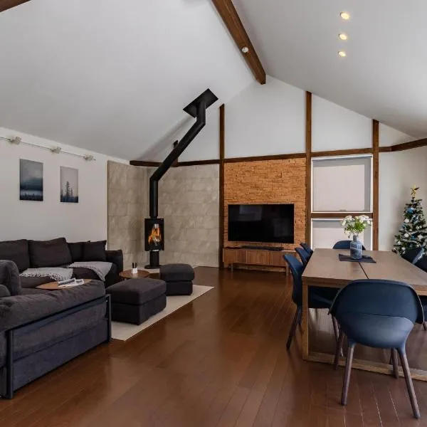 Iguru ski chalet with Sauna close to Rusutsu Ski Resort, готель у місті Русуцу