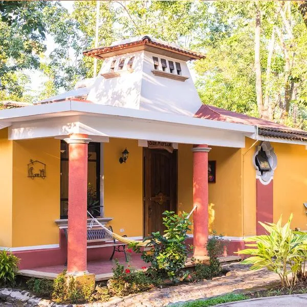 Mansión Los Guichos, hotel v destinaci Retalhuleu