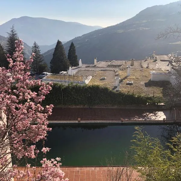 Hostal Rural Poqueira, hotel in Atalbéitar