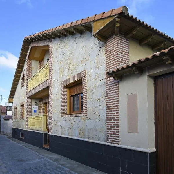 LOS ALISOS Segovia, hotel in Coca