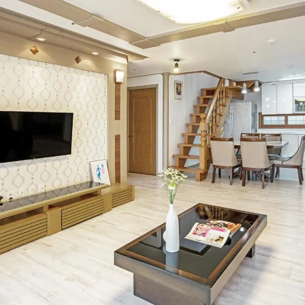 Home Fourest Resort Geoje, hotel v destinaci Kodže