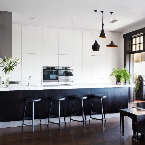 St Kilda Beachfront Penthouse, hotel in Melbourne