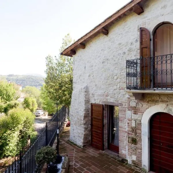 Authentic Villa Surrounded by Nature, hotel en Terni