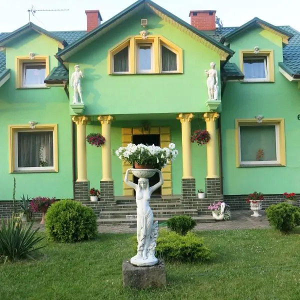 W zieleni, hotel in Ścinawka Dolna