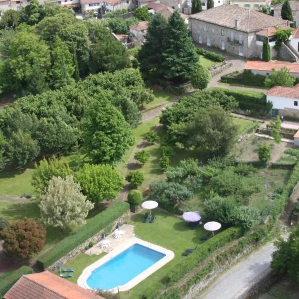 Casa De Fatauncos, hotel in Vouzela