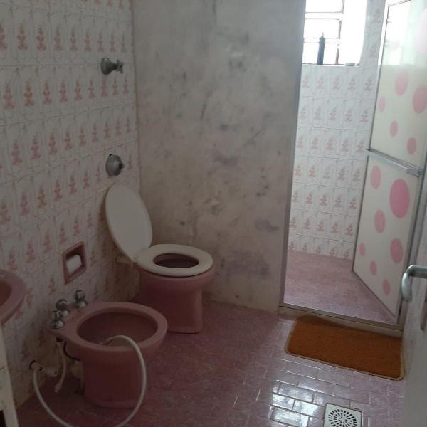 Casa 5 quartos, ampla, a 100 metros da praia. Amigos e família são bem vindos a essa casa. Venha viver momentos inesquecíveis aqui. - Foto 3
