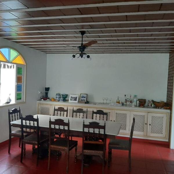 Casa 5 quartos, ampla, a 100 metros da praia. Amigos e família são bem vindos a essa casa. Venha viver momentos inesquecíveis aqui. - Foto 4