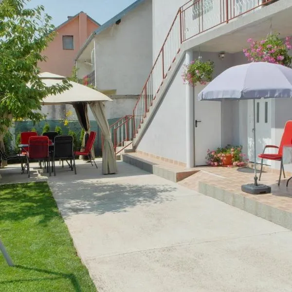 Apartment Tina Gračac, hotel Gračacban