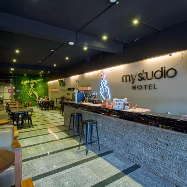 My Studio Hotel Juanda Airport Surabaya, hotel in Waru