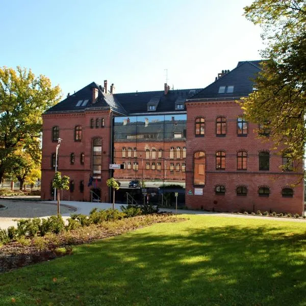 Szkolne Schronisko Młodzieżowe Dąbrówka, hotel in Prudnik