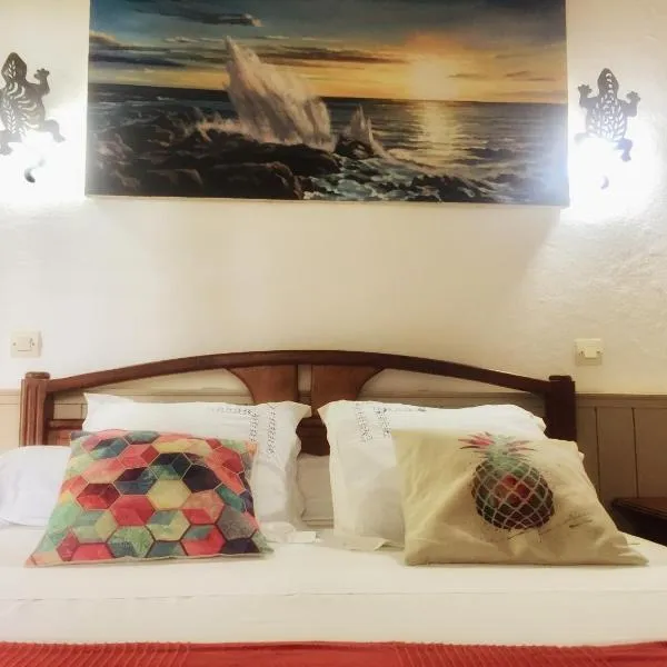 Saint Leu - Chambre 3 épis avec PDJ piscine en pleine nature vue mer - Bardzour, khách sạn ở Saint-Leu