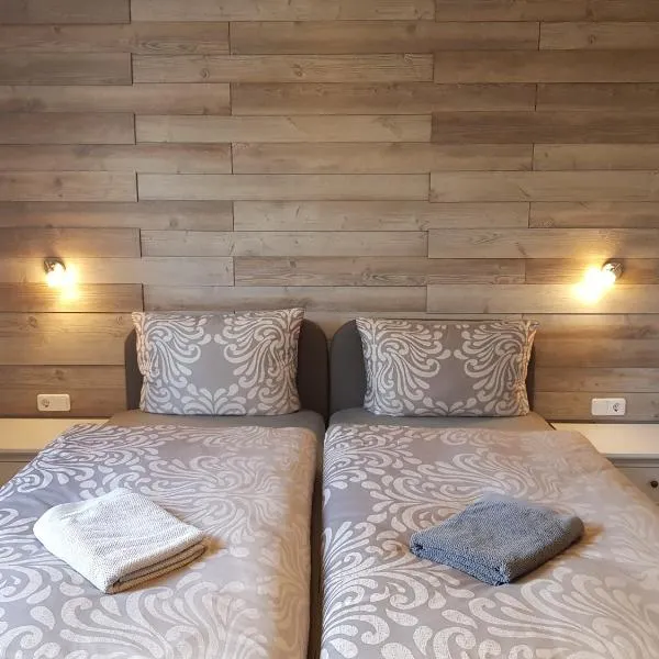 Flensburg Ferienwohnungen Apartment 1, hotel v destinaci Flensburg
