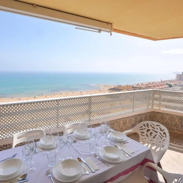 라 마타에 위치한 호텔 7th floor beachfront apartment with stunning views