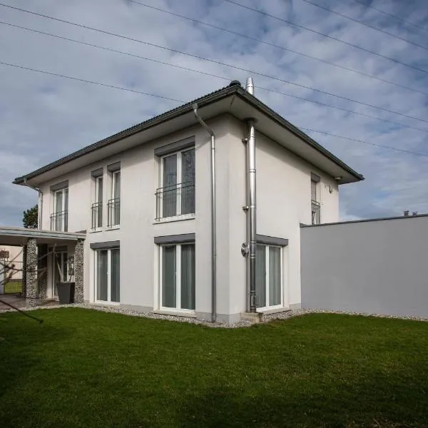 Tolles Einfamilienhaus nahe dem Bodensee, hotel v destinaci Lauterach