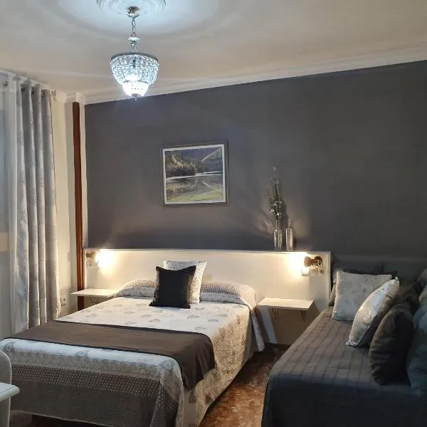 LUNA-Guest Rooms, ξενοδοχείο σε Alcala de Guadaira