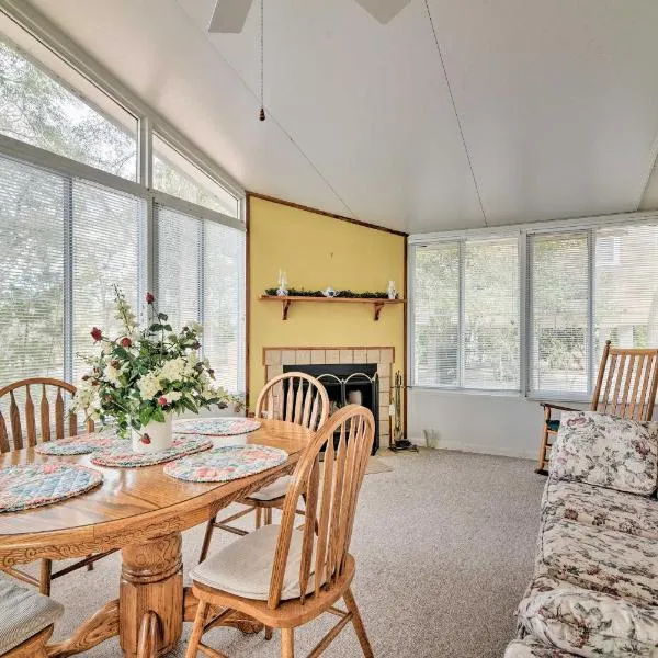 Fishing Paradise with Deck On Suwannee River, hotel di Branford